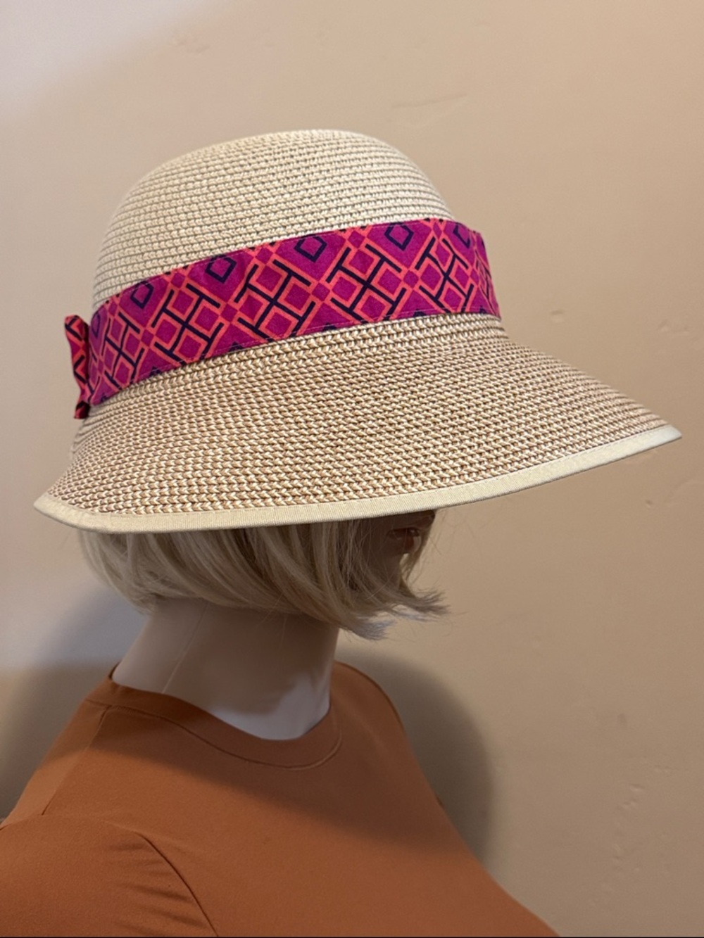 Stylish Hat Tan Sun with Pink Band Tory Burch and Goldtone charm logo UPF 50+ - Picture 10 of 11